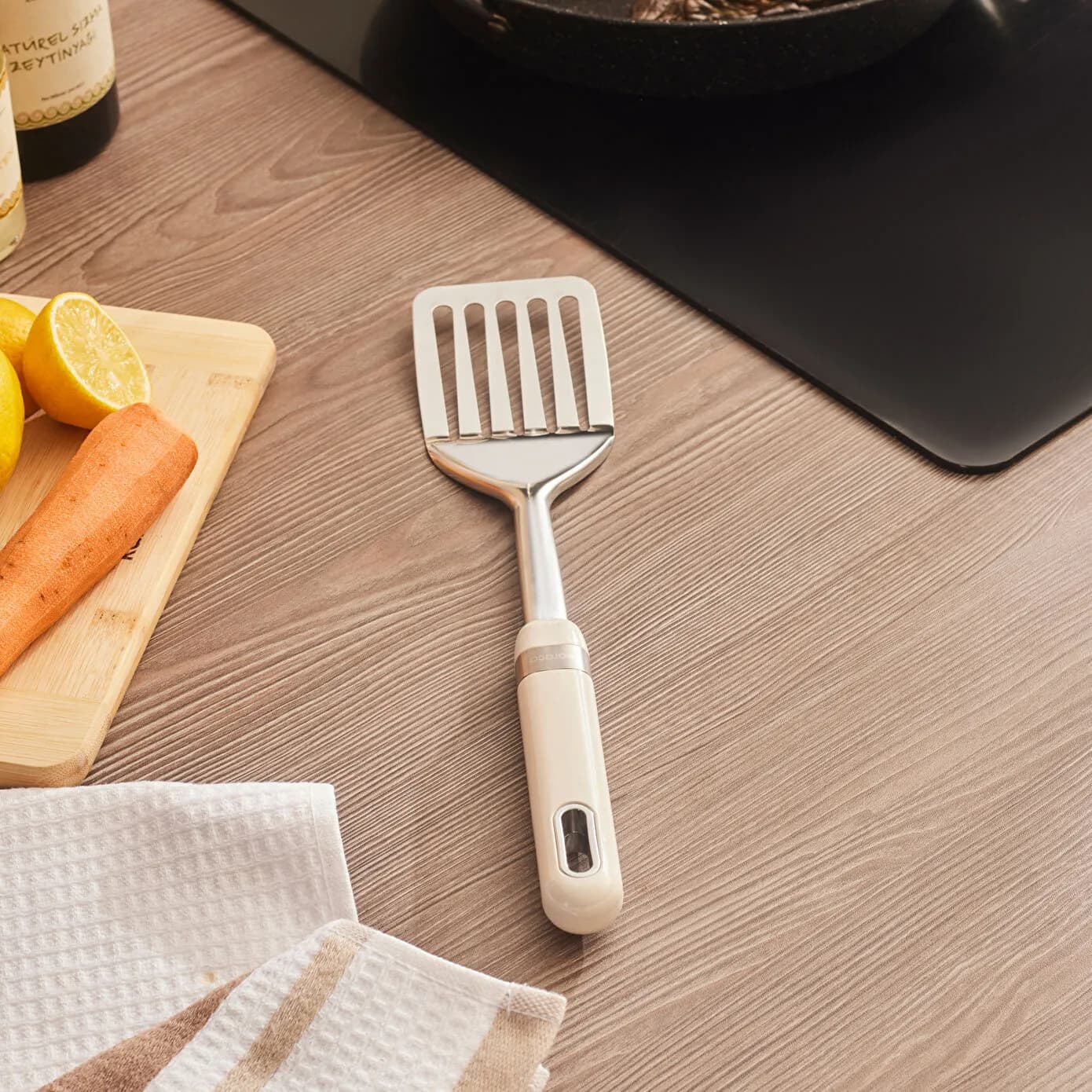 Karaca Mastermaid Oluklu Spatula Krem