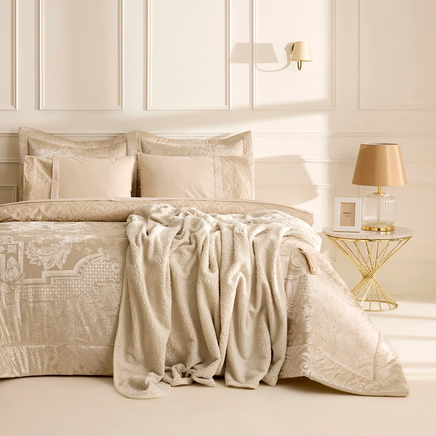 Karaca Home Valeria Best Gold 8 Parça Çeyiz Seti