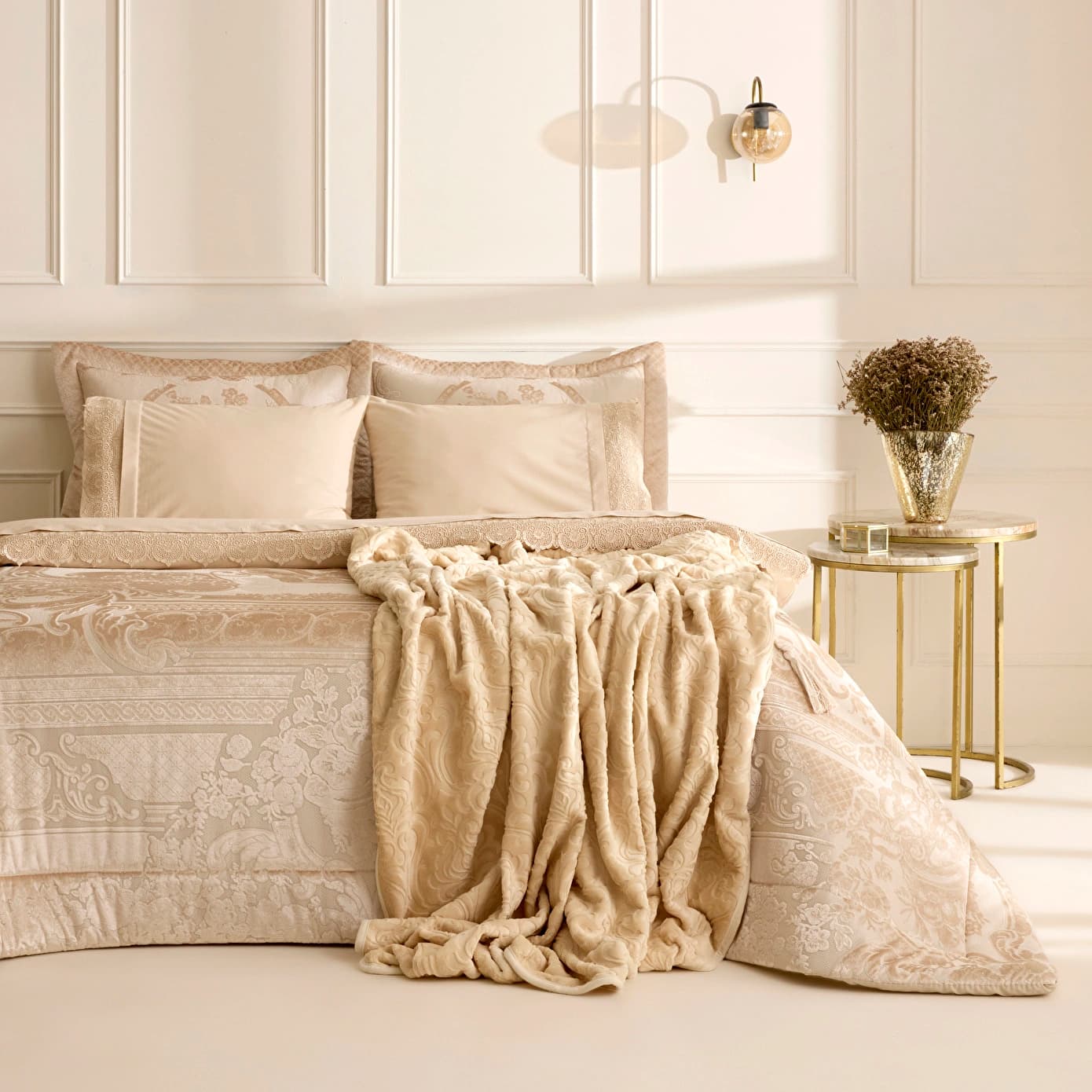 Karaca Home Valeria Queen 8 Parça Çeyiz Seti Gold