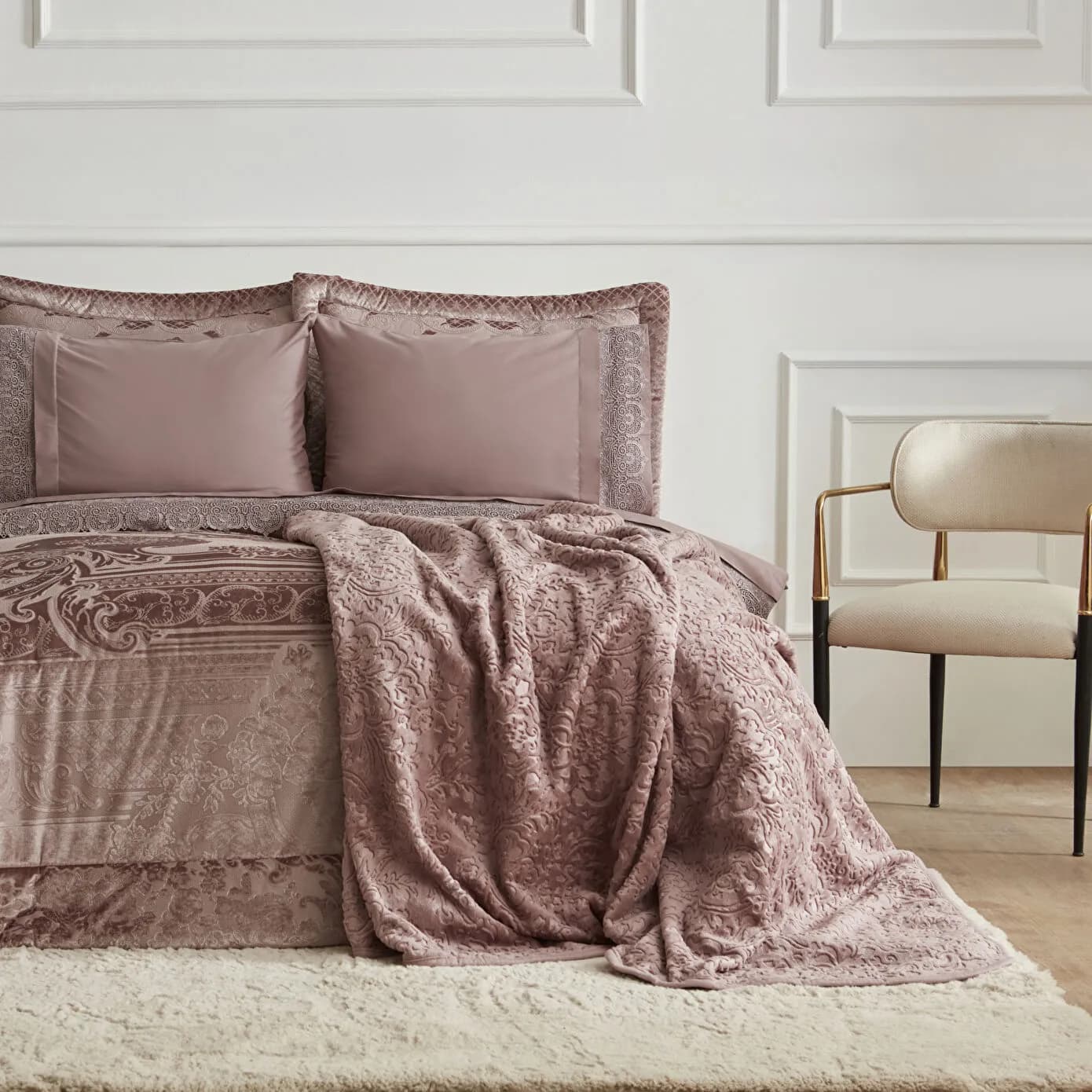 Karaca Home Valeria Queen 8 Parça Çeyiz Seti Gül Kurusu