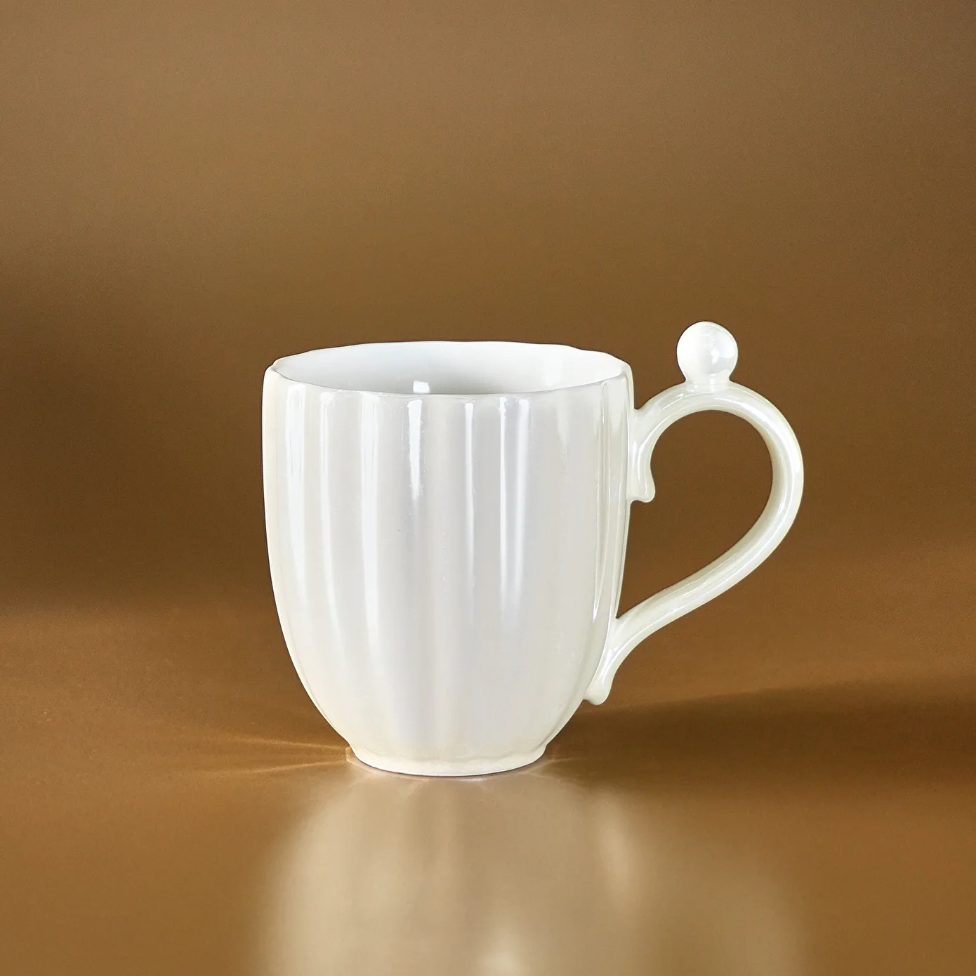 Karaca Shell Lüsterli Beyaz Mug 380 ml